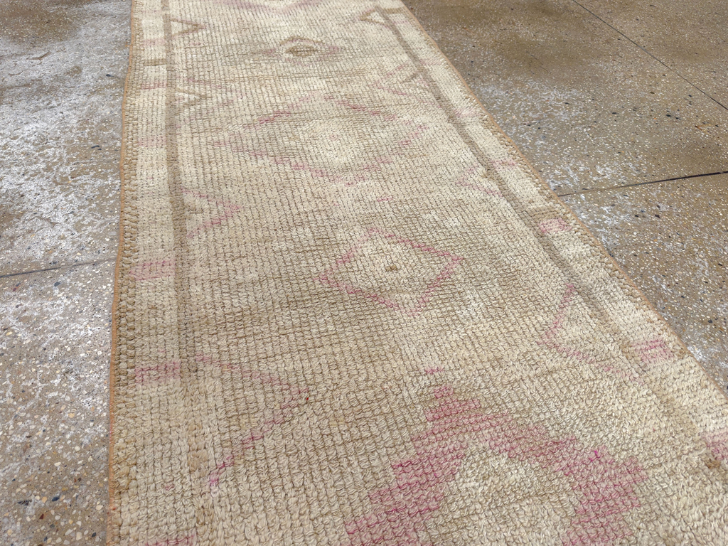 Vintage Turkish Anatolian Runner, No.33682 - Galerie Shabab