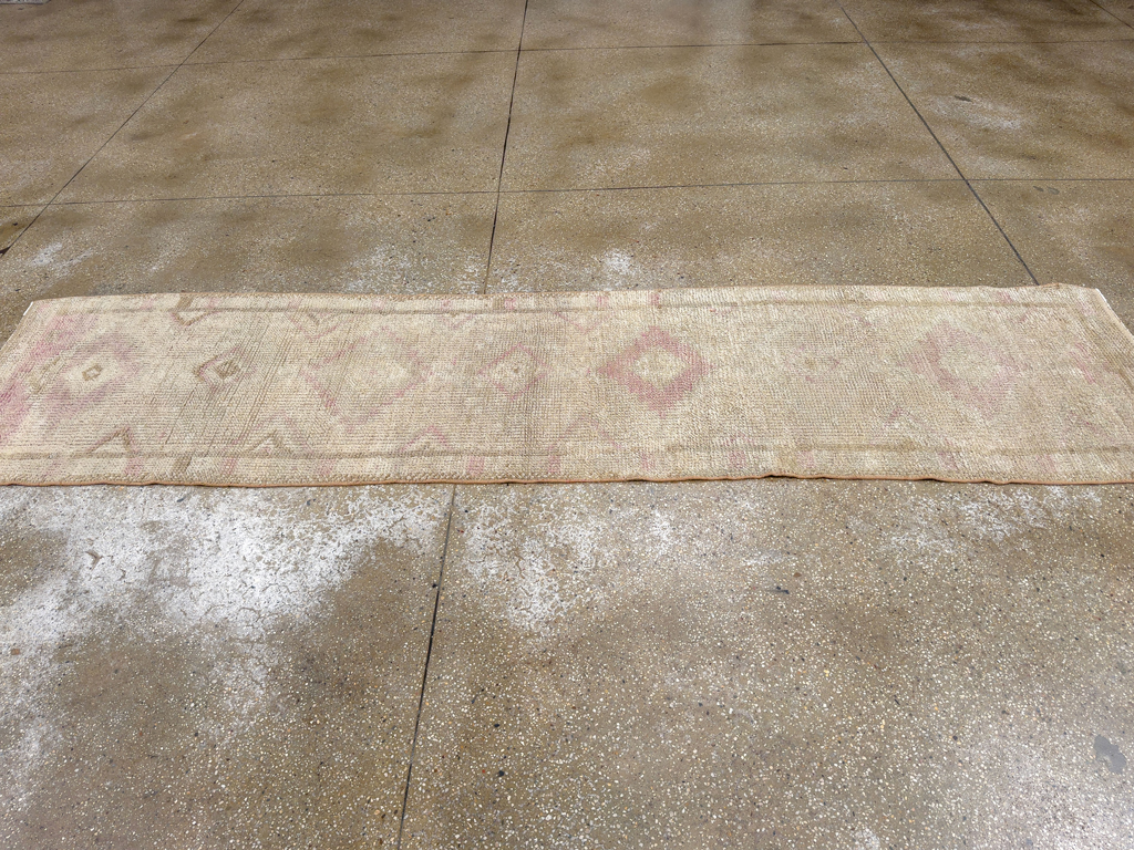 Vintage Turkish Anatolian Runner, No.33682 - Galerie Shabab