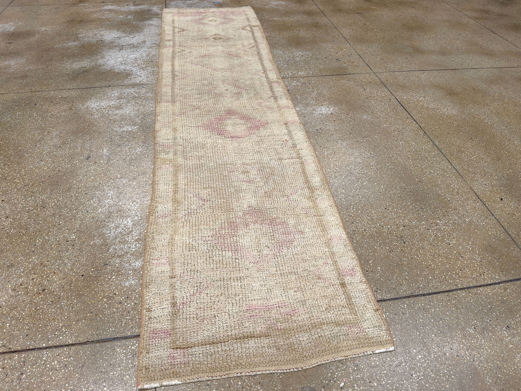 Vintage Turkish Anatolian Runner, No.33682 - Galerie Shabab