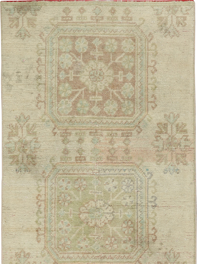 Vintage Turkish Anatolian Runner, No.33683 - Galerie Shabab