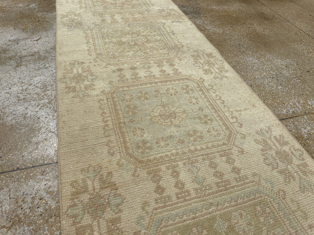 Vintage Turkish Anatolian Runner, No.33683 - Galerie Shabab