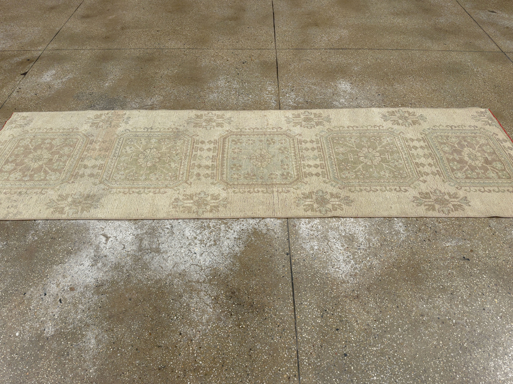 Vintage Turkish Anatolian Runner, No.33683 - Galerie Shabab