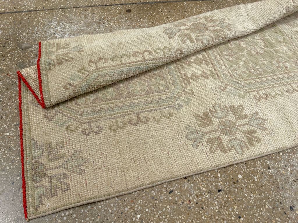Vintage Turkish Anatolian Runner, No.33683 - Galerie Shabab