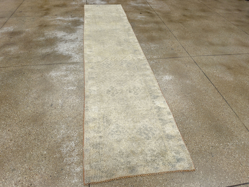 Vintage Turkish Anatolian Runner, No.33684 - Galerie Shabab