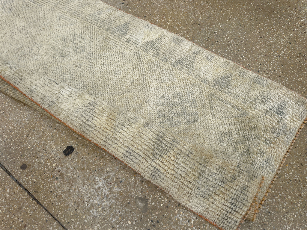 Vintage Turkish Anatolian Runner, No.33684 - Galerie Shabab