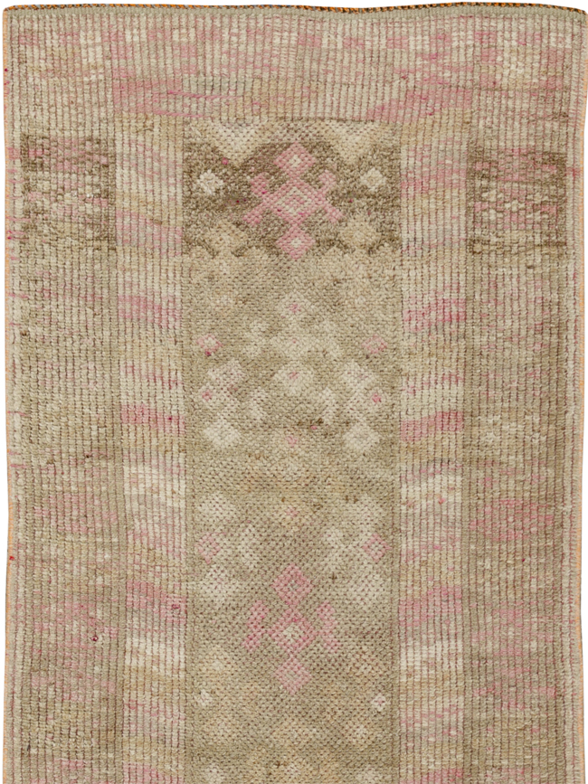 Vintage Turkish Anatolian Runner, No.33686 - Galerie Shabab
