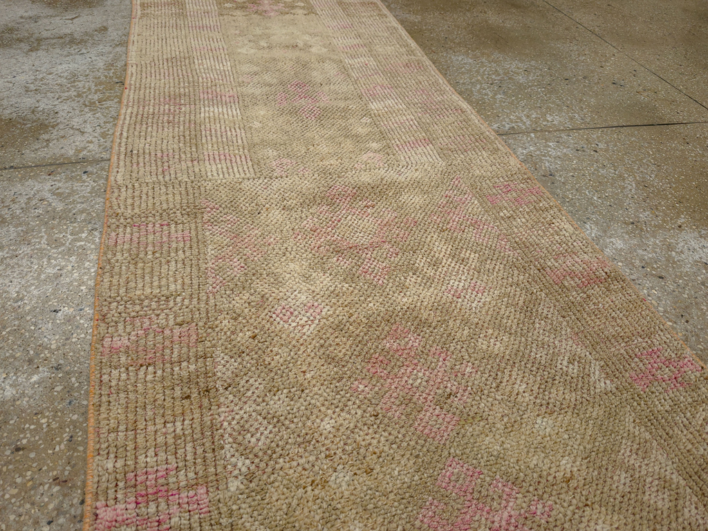 Vintage Turkish Anatolian Runner, No.33686 - Galerie Shabab