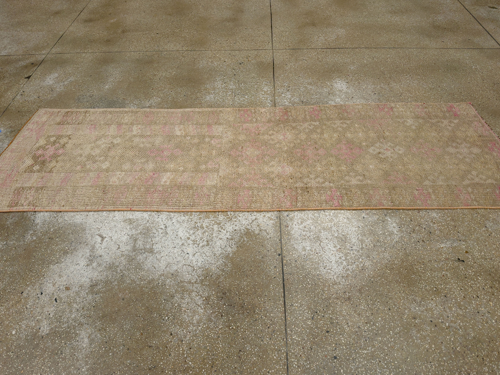 Vintage Turkish Anatolian Runner, No.33686 - Galerie Shabab
