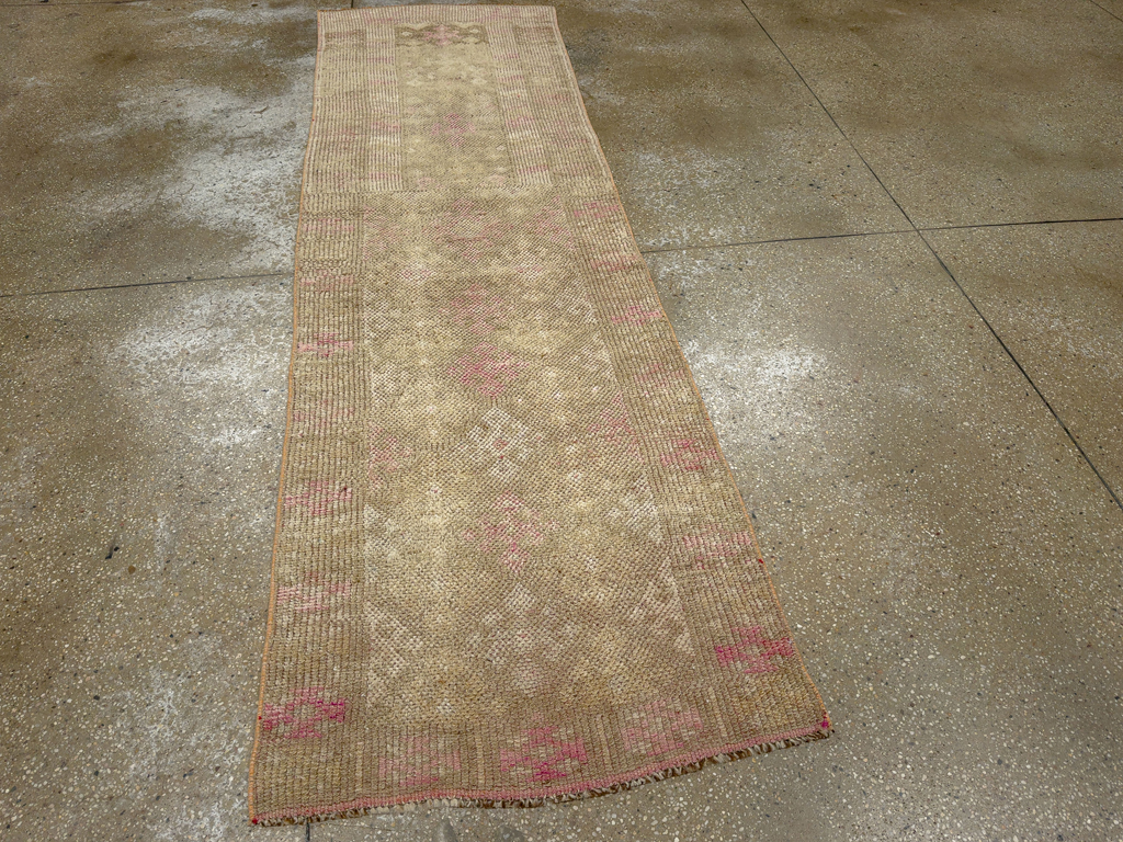 Vintage Turkish Anatolian Runner, No.33686 - Galerie Shabab