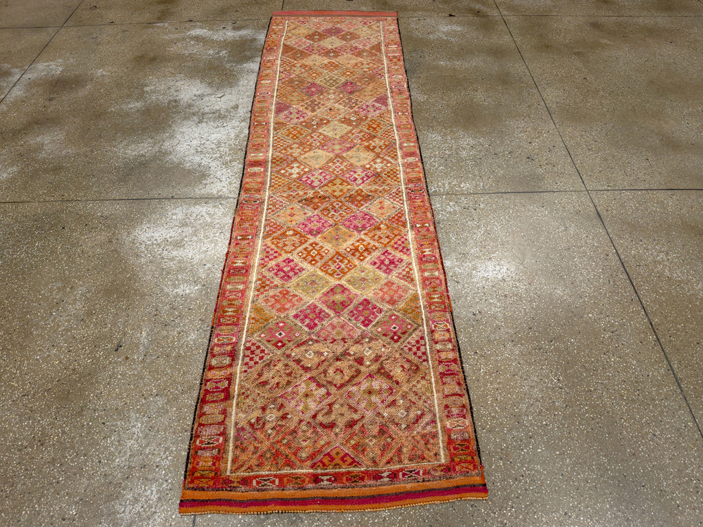 Vintage Turkish Anatolian Runner, No.33688 - Galerie Shabab