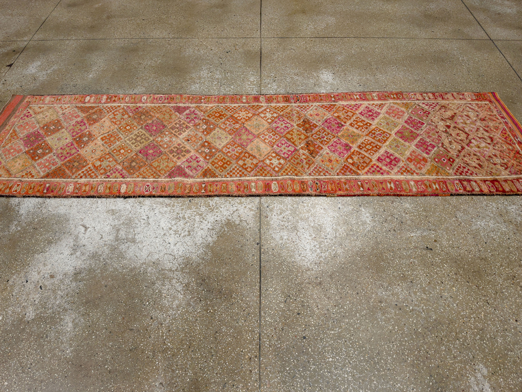 Vintage Turkish Anatolian Runner, No.33688 - Galerie Shabab