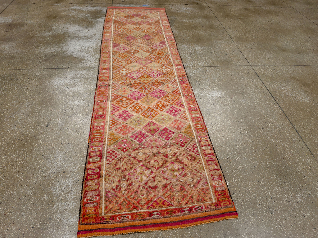 Vintage Turkish Anatolian Runner, No.33688 - Galerie Shabab