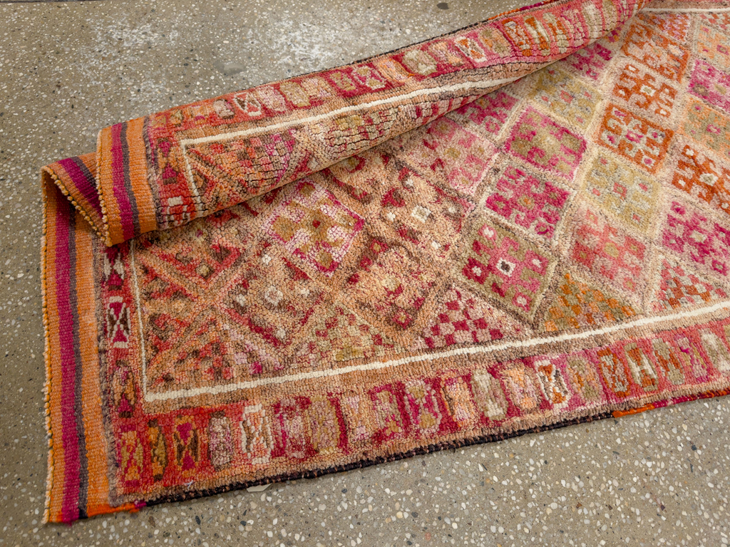 Vintage Turkish Anatolian Runner, No.33688 - Galerie Shabab