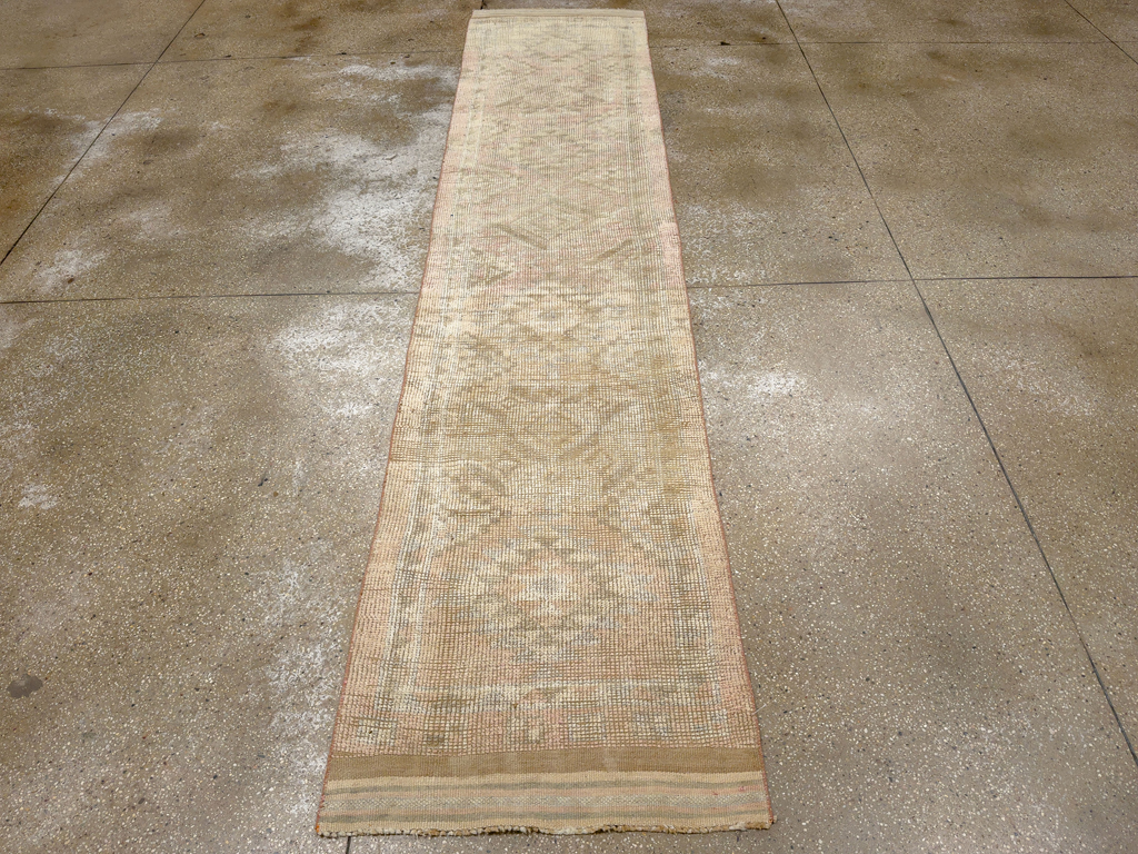 Vintage Turkish Anatolian Runner, No.33690 - Galerie Shabab