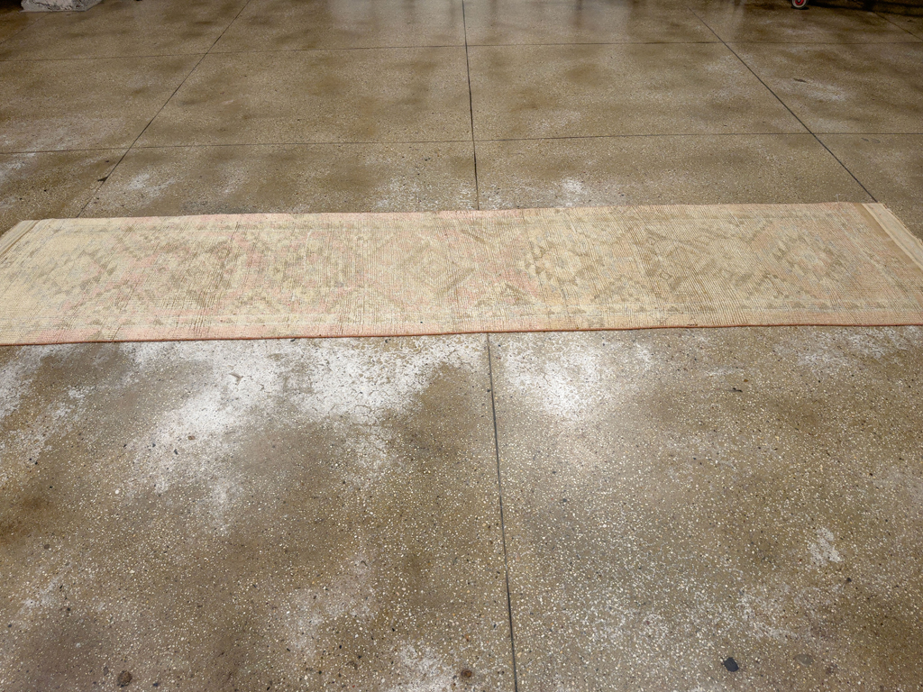Vintage Turkish Anatolian Runner, No.33690 - Galerie Shabab
