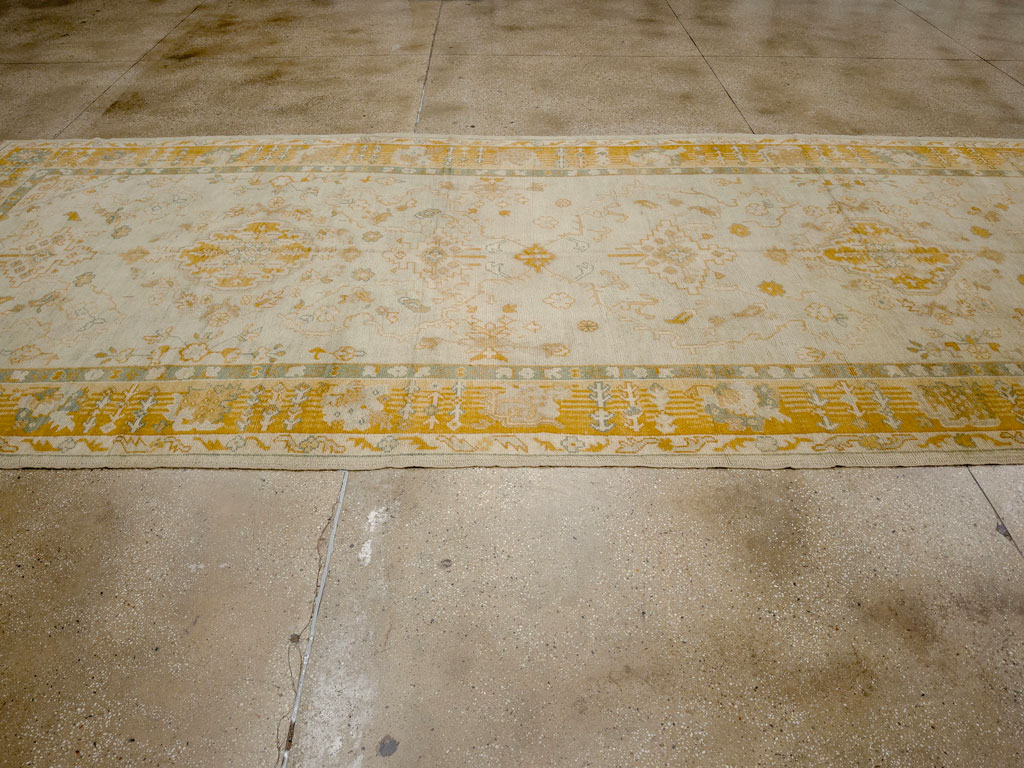 Antique Turkish Oushak Wide Gallery Runner, No.33692 - Galerie Shabab