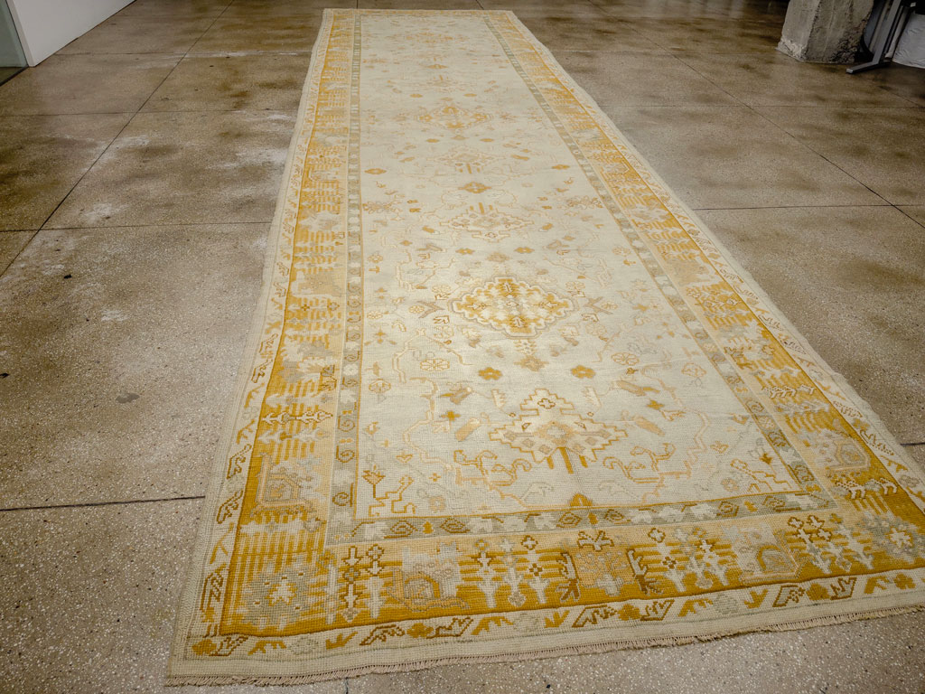 Antique Turkish Oushak Wide Gallery Runner, No.33692 - Galerie Shabab