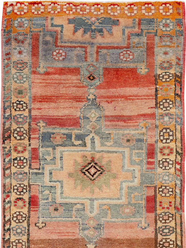 Vintage Turkish Anatolian Runner, No.33693 - Galerie Shabab