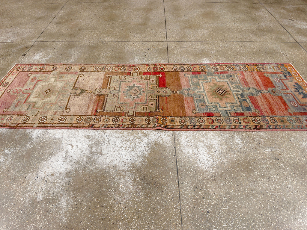Vintage Turkish Anatolian Runner, No.33693 - Galerie Shabab
