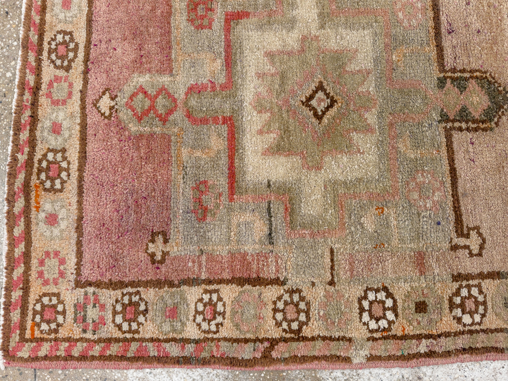 Vintage Turkish Anatolian Runner, No.33693 - Galerie Shabab