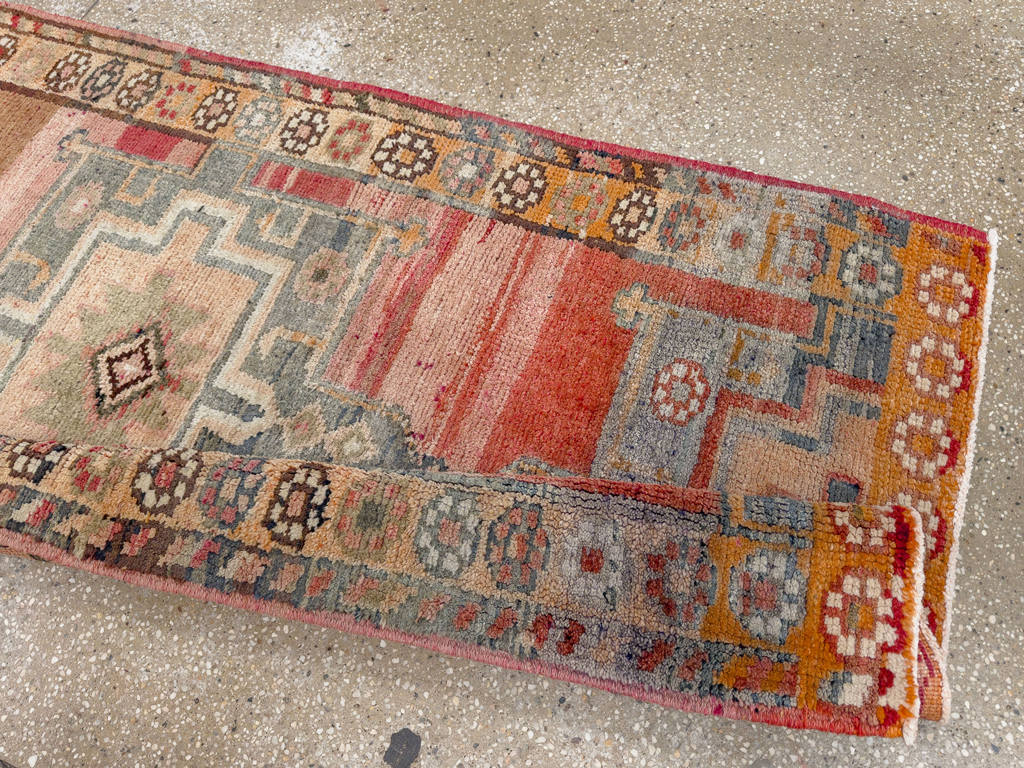 Vintage Turkish Anatolian Runner, No.33693 - Galerie Shabab