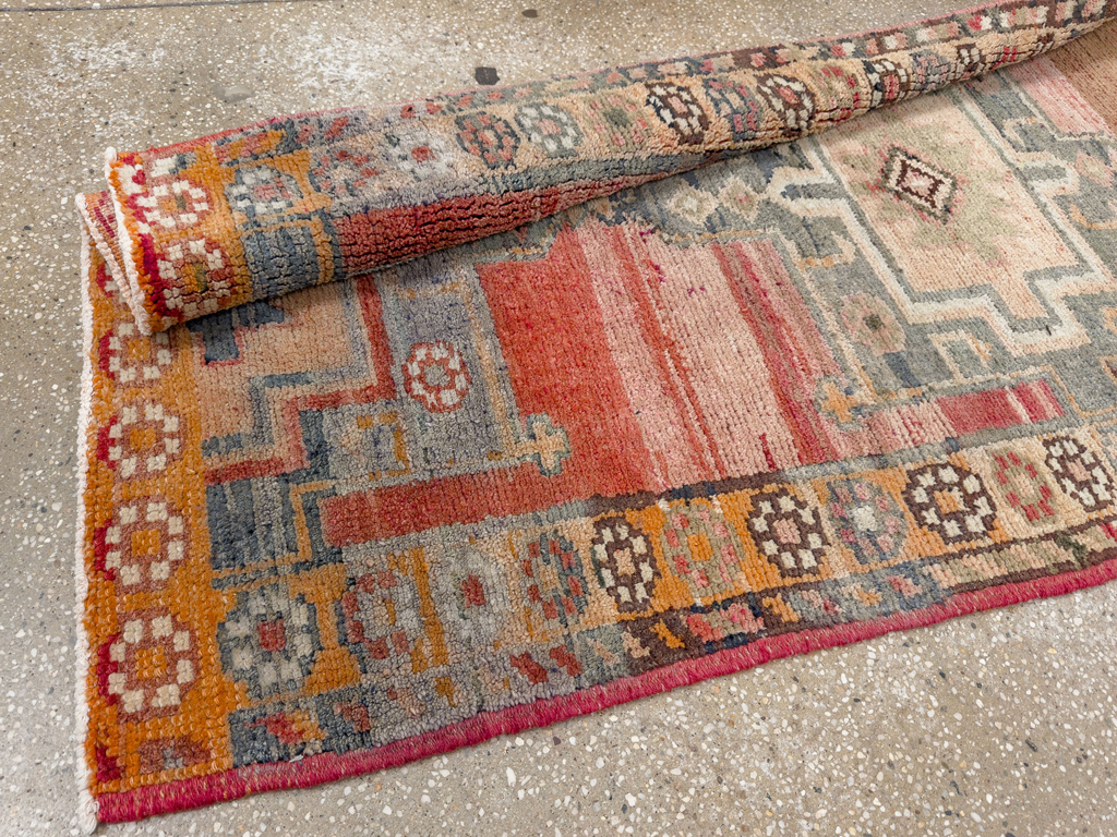 Vintage Turkish Anatolian Runner, No.33693 - Galerie Shabab