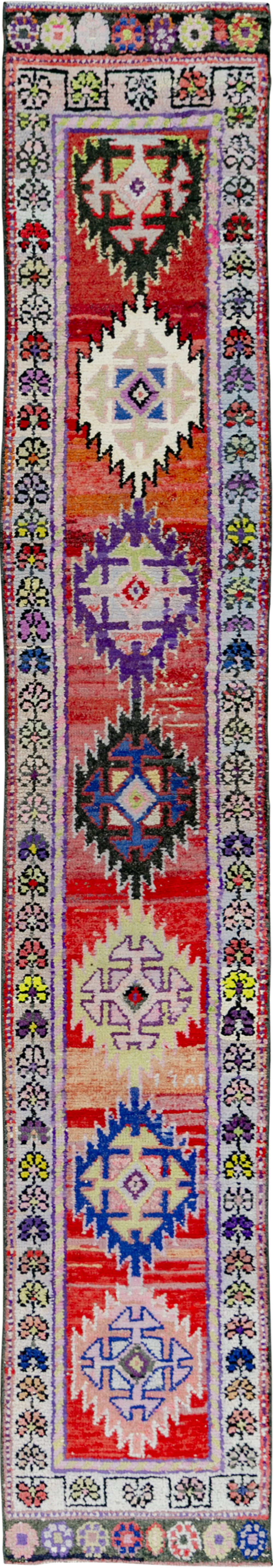 Vintage Turkish Anatolian Runner, No.33694 - Galerie Shabab