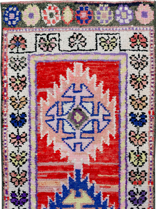 Vintage Turkish Anatolian Runner, No.33694 - Galerie Shabab