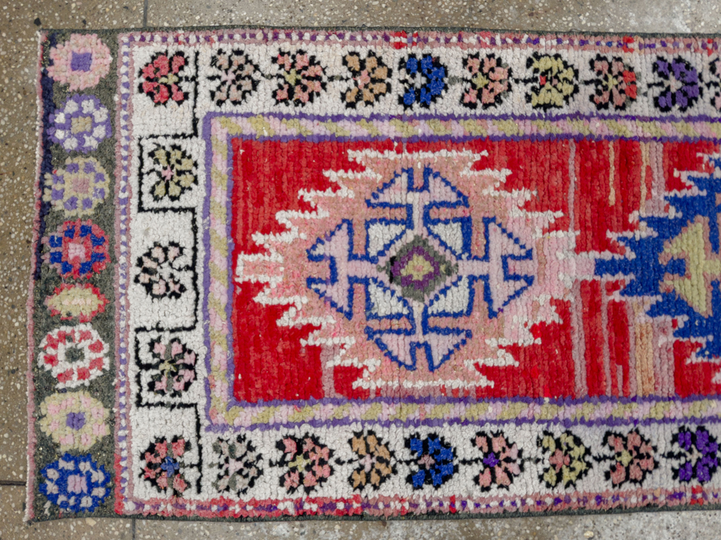 Vintage Turkish Anatolian Runner, No.33694 - Galerie Shabab