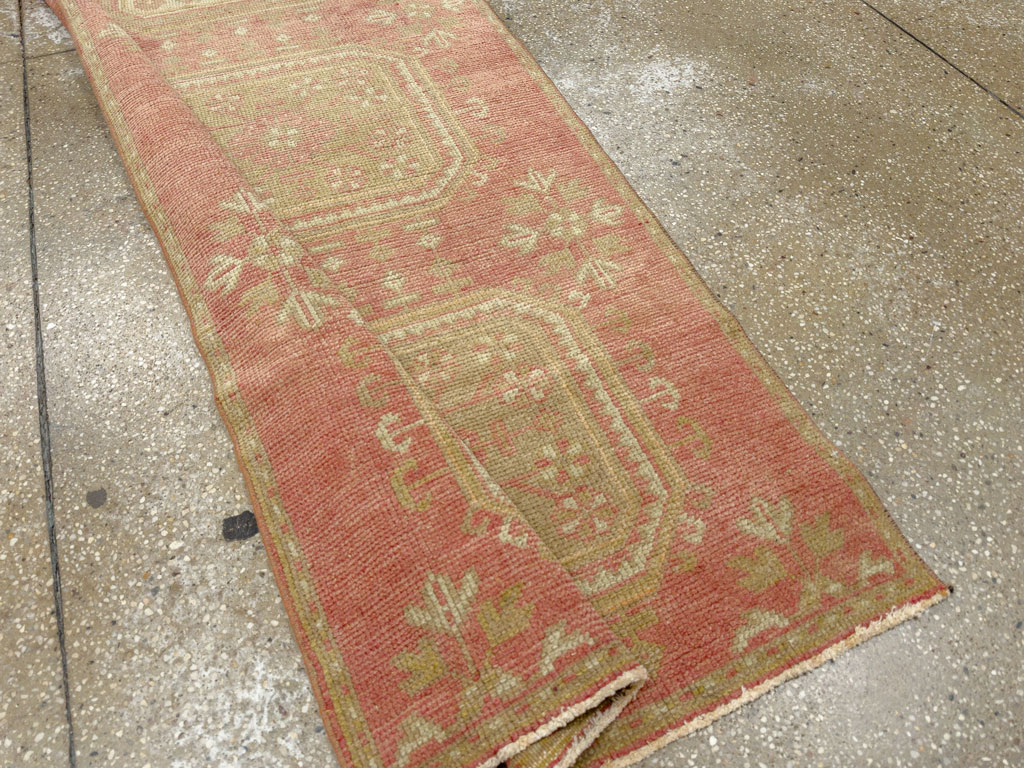Vintage Turkish Anatolian Runner, No.33697 - Galerie Shabab