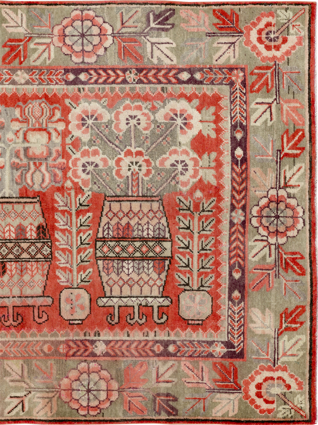 Antique East Turkestan Pictorial Vase Khotan Rug, No.33699 - Galerie Shabab