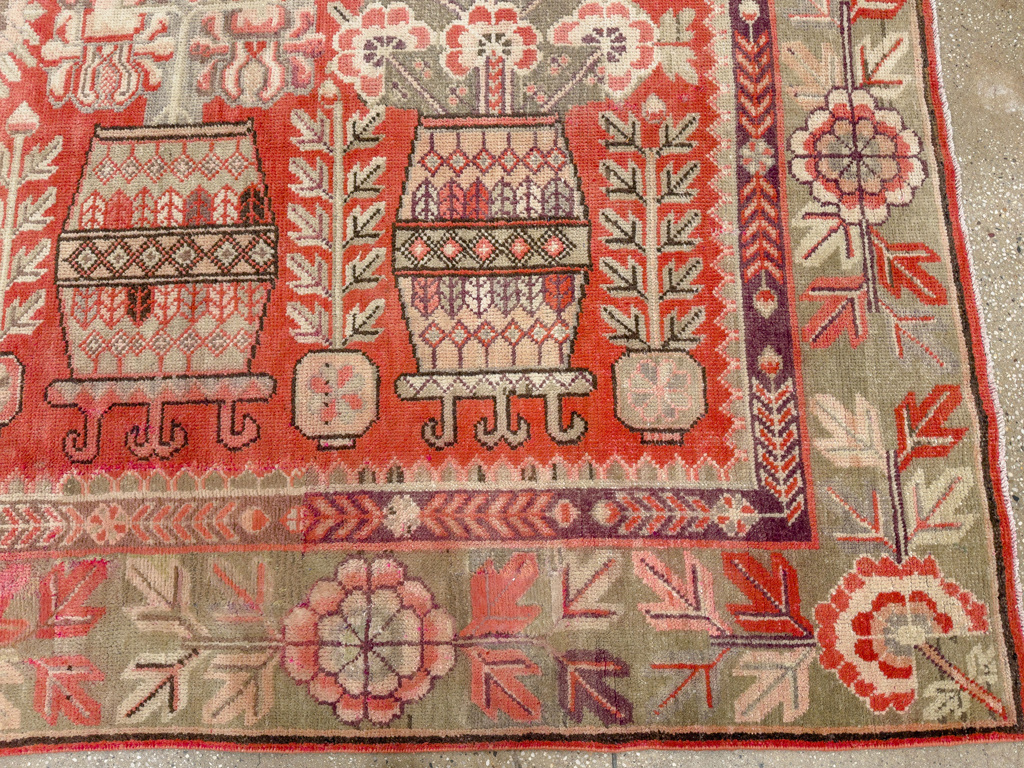 Antique East Turkestan Pictorial Vase Khotan Rug, No.33699 - Galerie Shabab