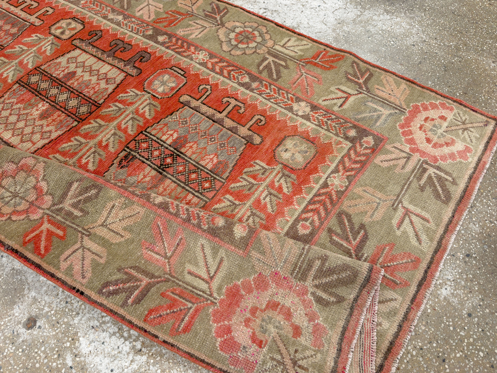 Antique East Turkestan Pictorial Vase Khotan Rug, No.33699 - Galerie Shabab