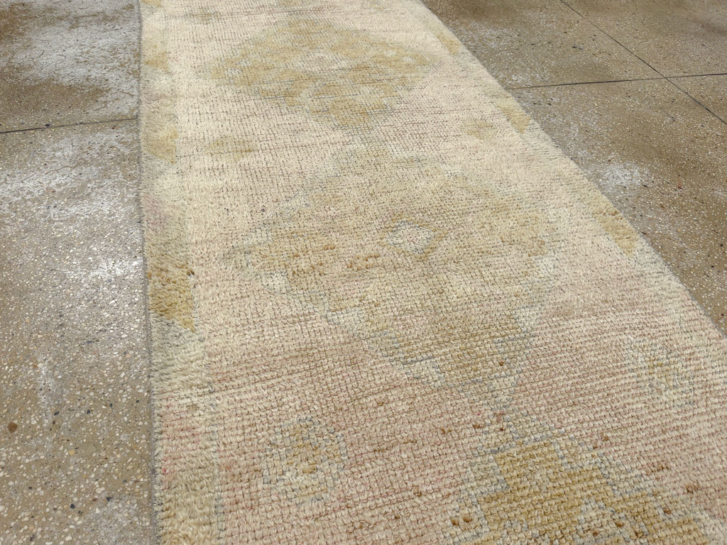 Vintage Turkish Anatolian Runner, No.33700 - Galerie Shabab