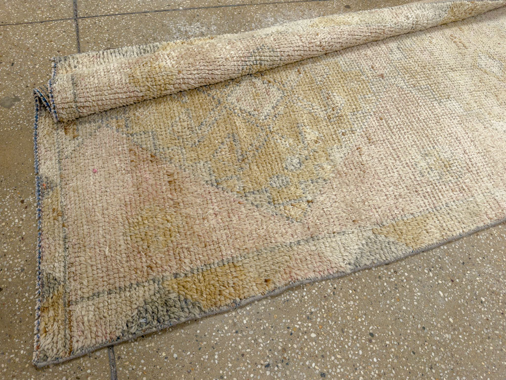 Vintage Turkish Anatolian Runner, No.33700 - Galerie Shabab