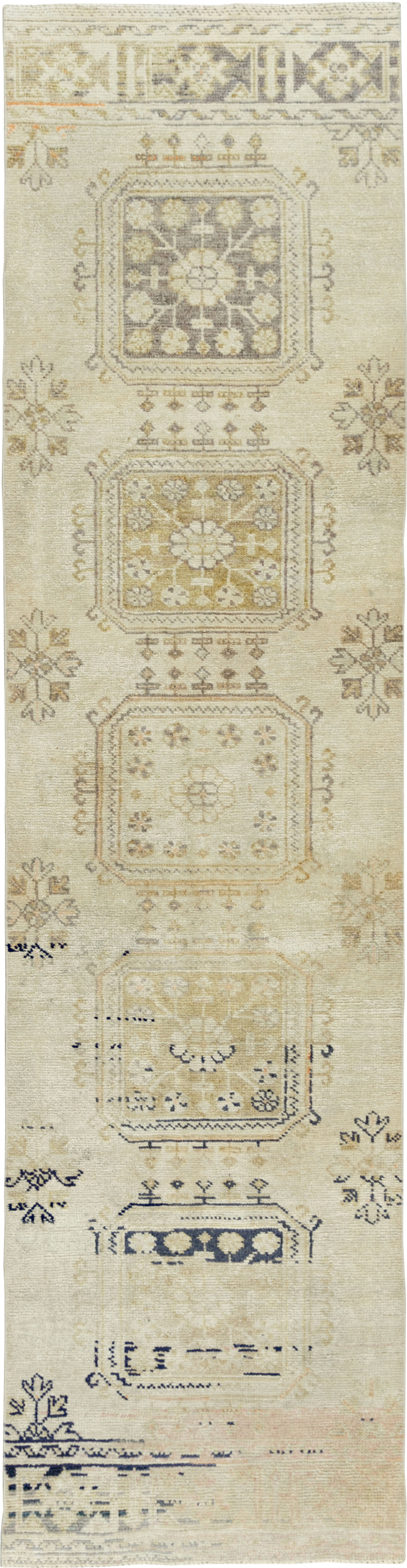 Vintage Turkish Anatolian Runner, No.33702 - Galerie Shabab