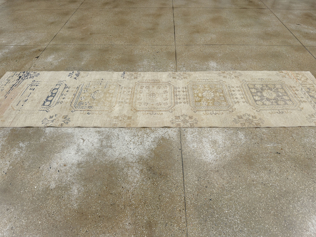 Vintage Turkish Anatolian Runner, No.33702 - Galerie Shabab