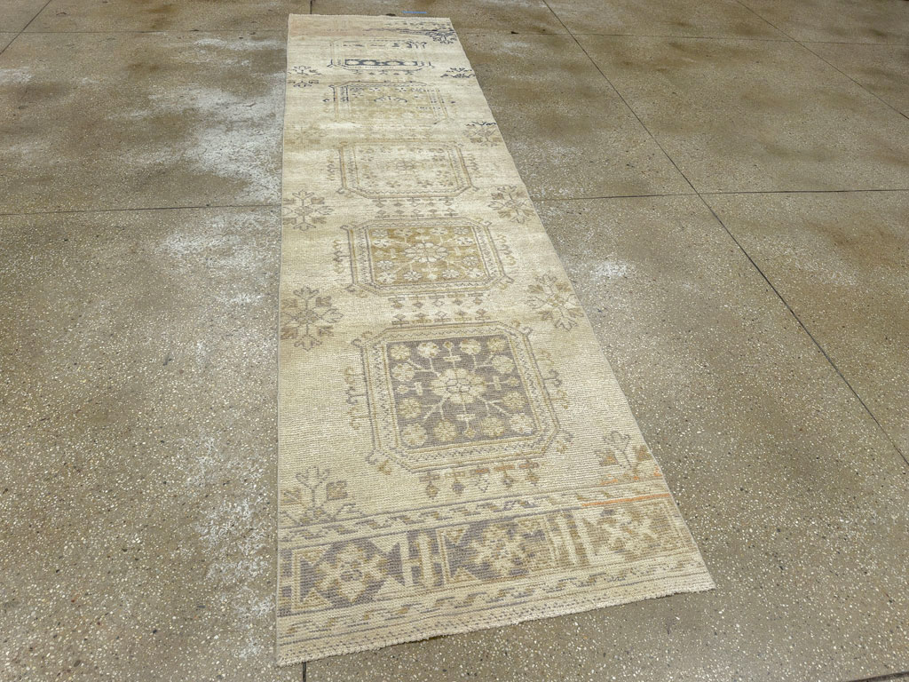 Vintage Turkish Anatolian Runner, No.33702 - Galerie Shabab