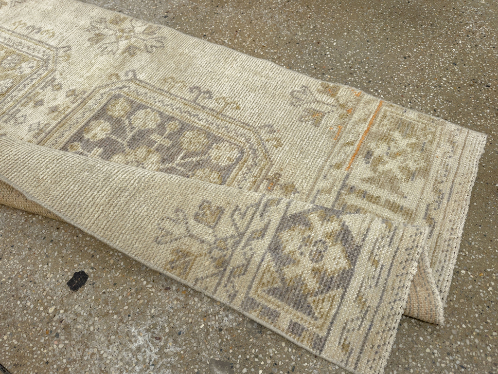 Vintage Turkish Anatolian Runner, No.33702 - Galerie Shabab