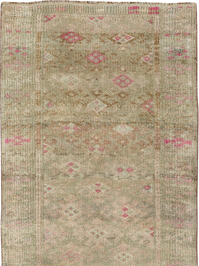 Vintage Turkish Anatolian Runner, No.33705 - Galerie Shabab