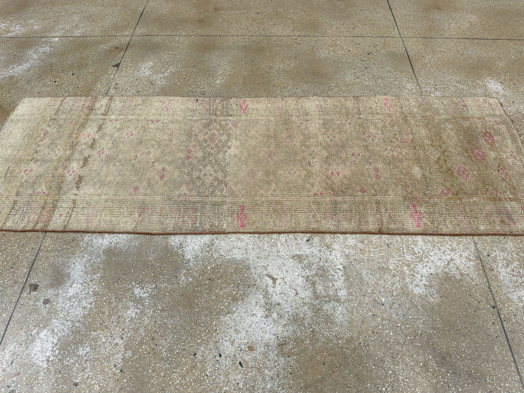 Vintage Turkish Anatolian Runner, No.33705 - Galerie Shabab