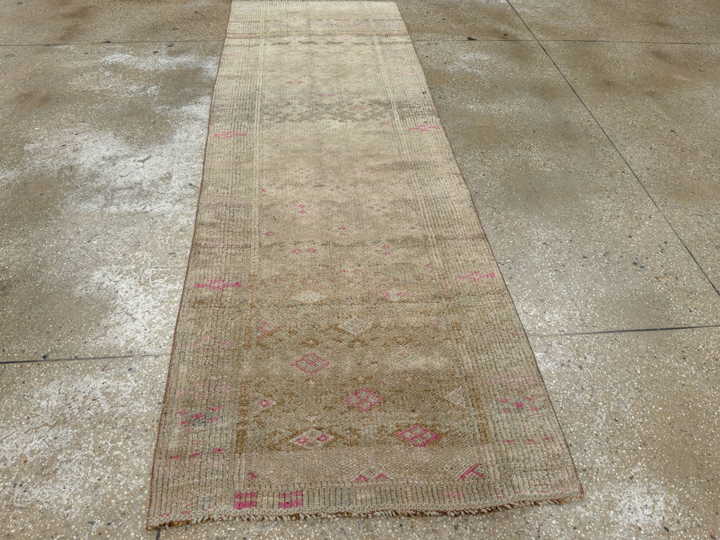 Vintage Turkish Anatolian Runner, No.33705 - Galerie Shabab