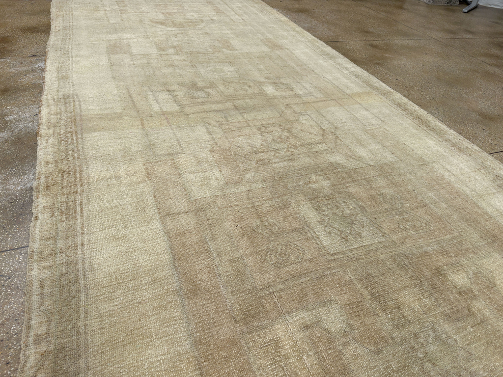 Vintage Turkish Anatolian Wide Gallery Runner, No.33706 - Galerie Shabab