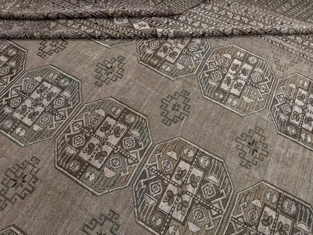 Vintage Central Asian Turkoman Room Size Carpet, No.33708 - Galerie Shabab