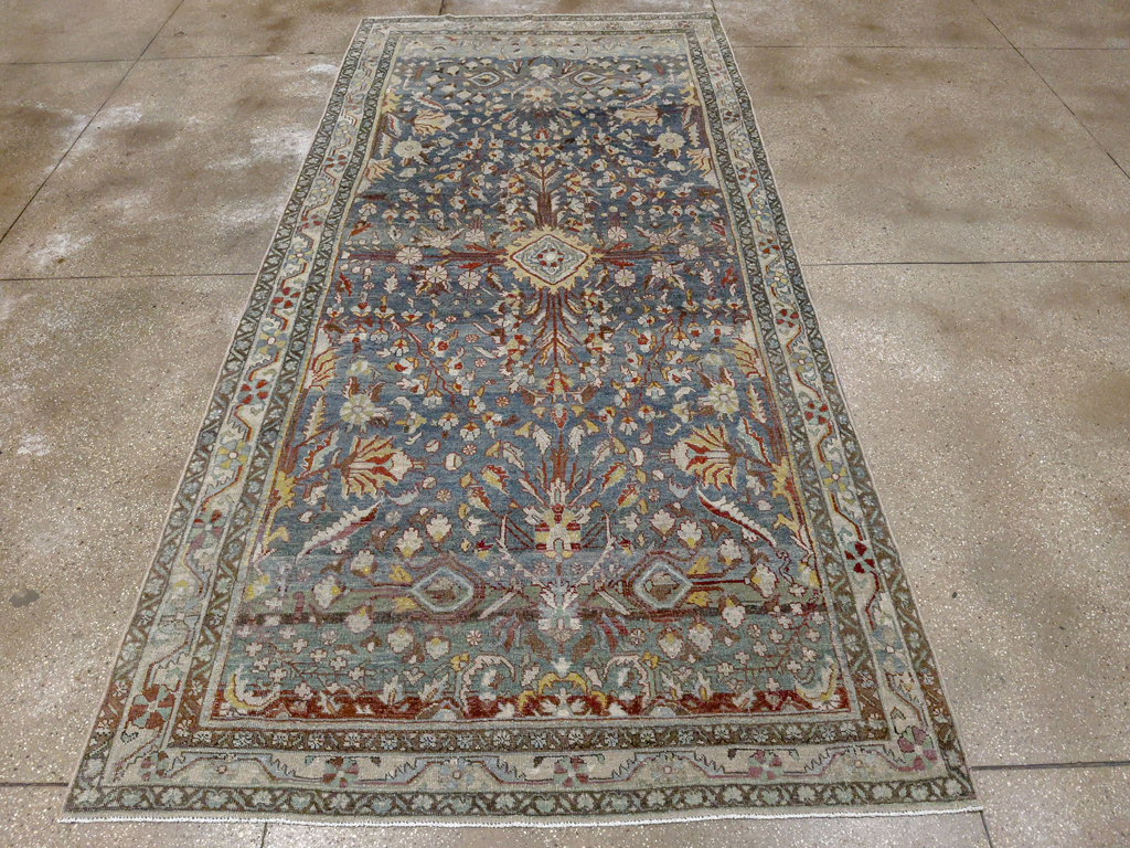Antique Persian Mahal Gallery Carpet, No.33709 - Galerie Shabab