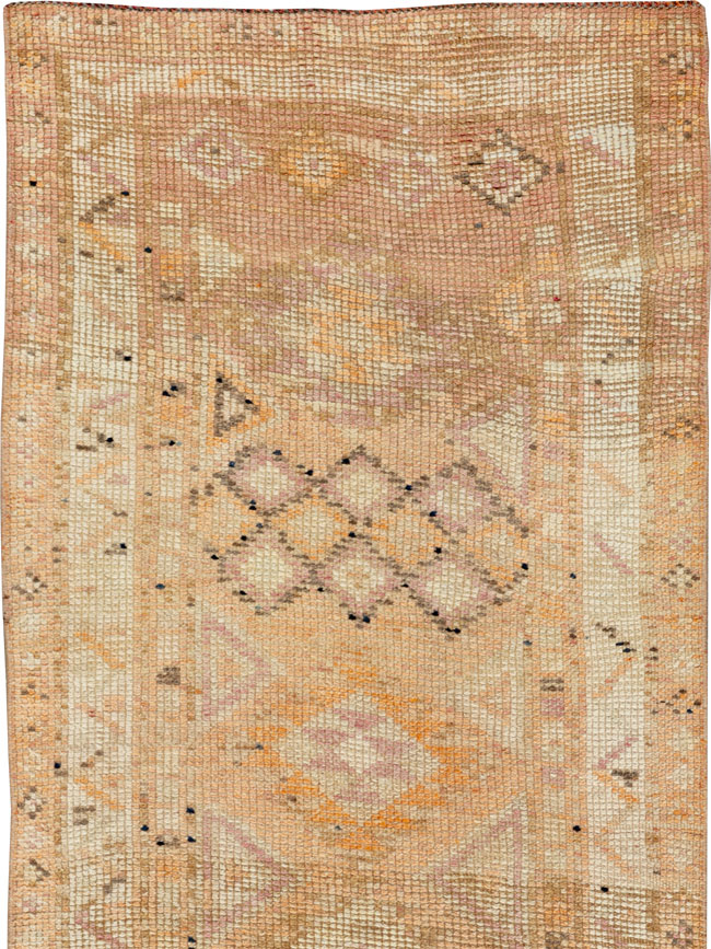 Vintage Turkish Anatolian Runner, No.33710 - Galerie Shabab