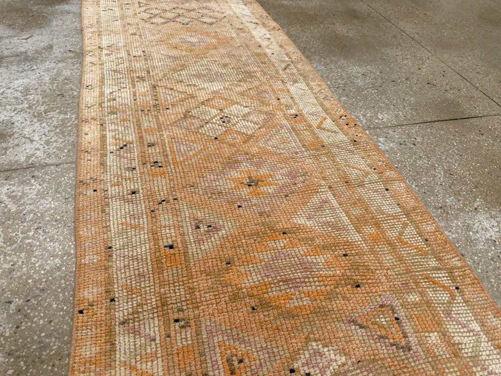 Vintage Turkish Anatolian Runner, No.33710 - Galerie Shabab