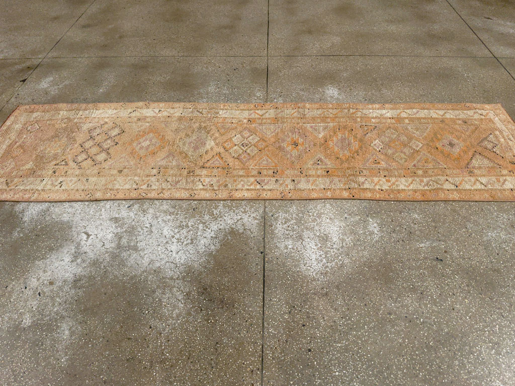 Vintage Turkish Anatolian Runner, No.33710 - Galerie Shabab