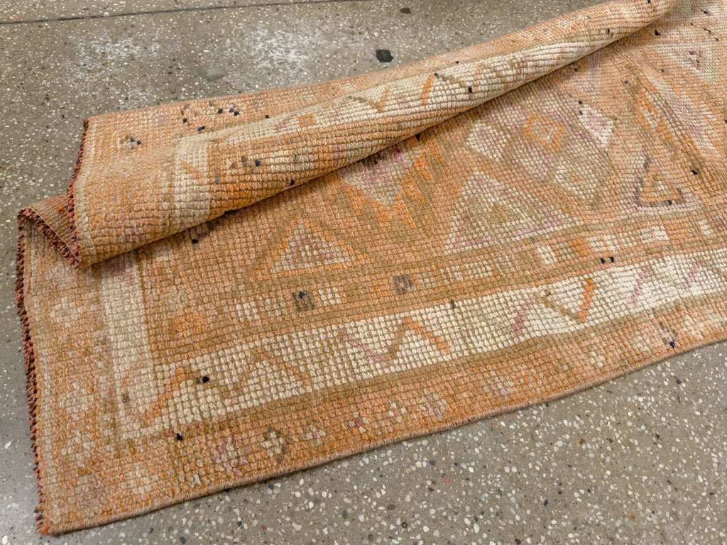Vintage Turkish Anatolian Runner, No.33710 - Galerie Shabab