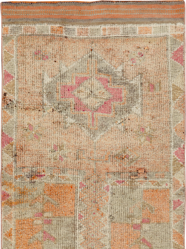 Vintage Turkish Anatolian Runner, No.33712 - Galerie Shabab